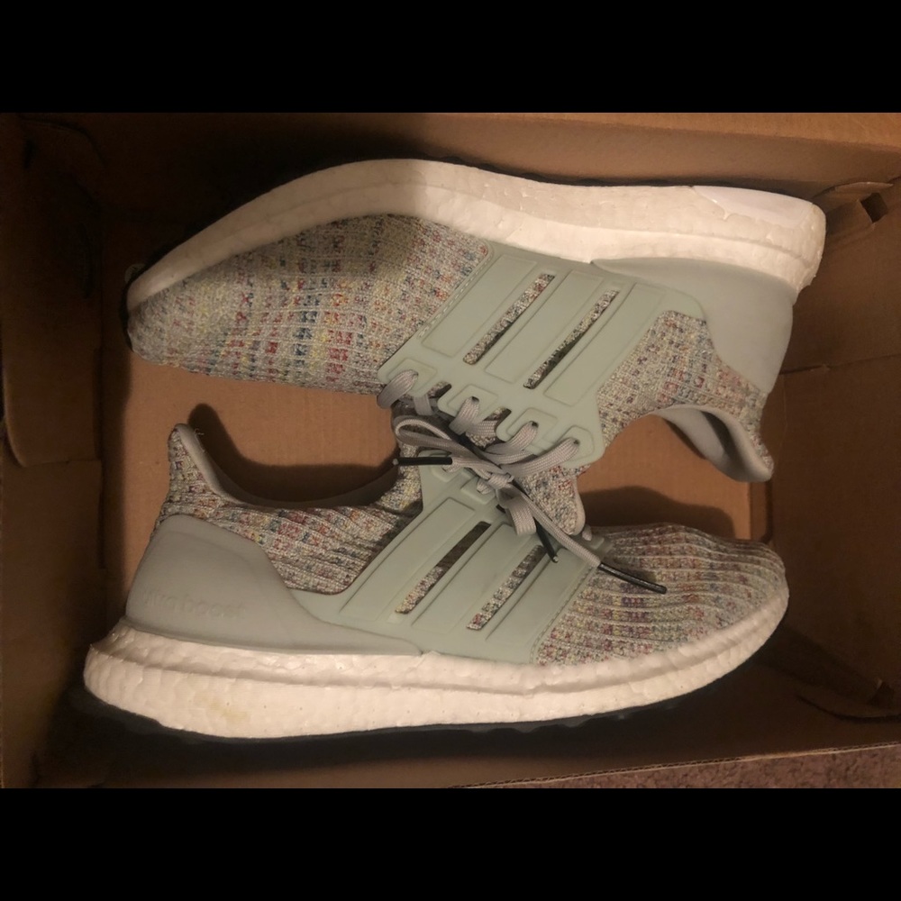 Women’s Adidas Ultraboosts size 7. Like new
